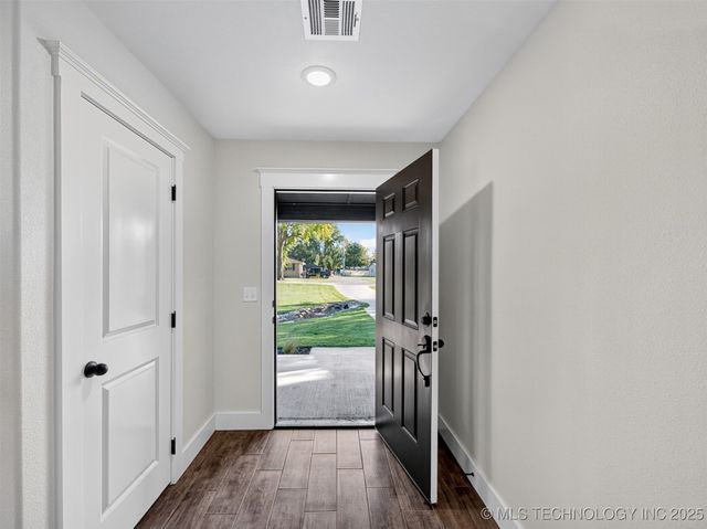 226 W Price Avenue, Oologah, OK 74053