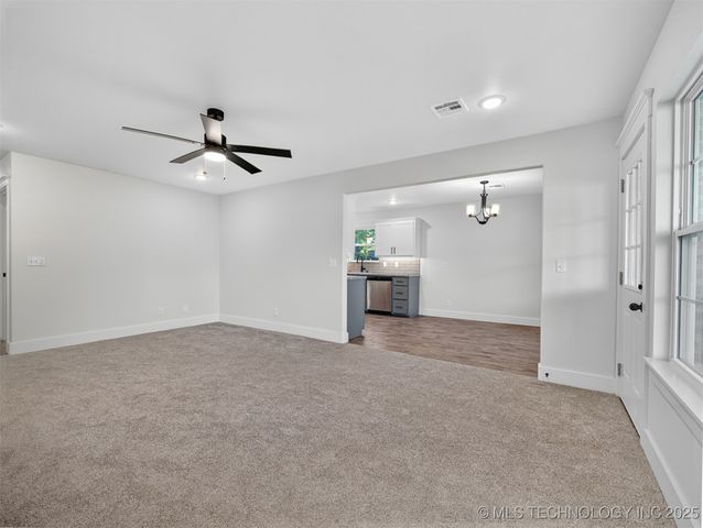 226 W Price Avenue, Oologah, OK 74053