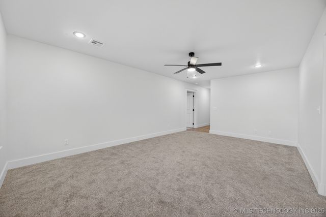 226 W Price Avenue, Oologah, OK 74053