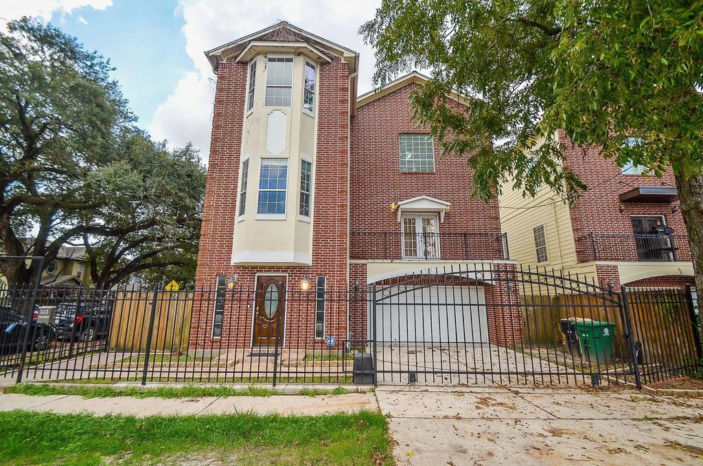 513 Vincent Street, Houston, TX 77009