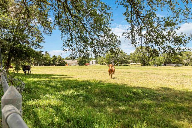 730 Sarah Jo ST, La Grange, TX 78945