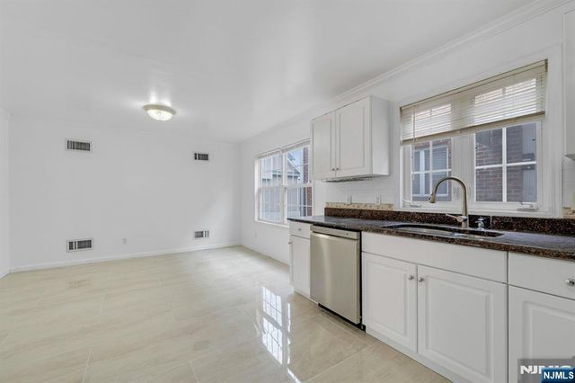 29 Prospect Street, Palisades Park, NJ 07650