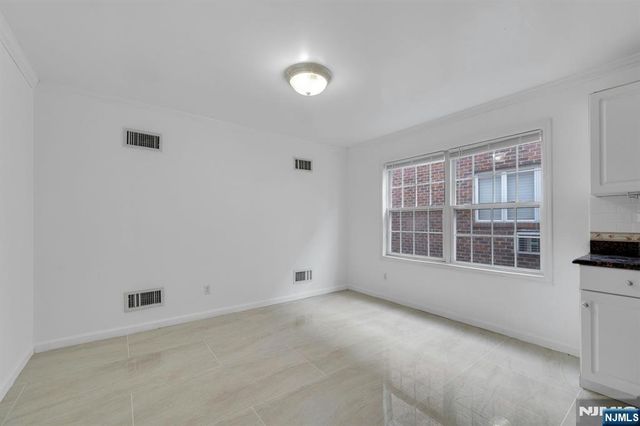29 Prospect Street, Palisades Park, NJ 07650