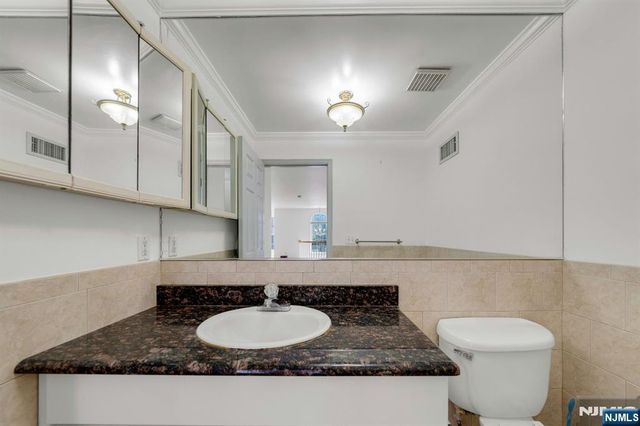29 Prospect Street, Palisades Park, NJ 07650