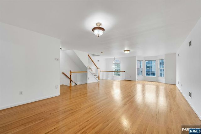 29 Prospect Street, Palisades Park, NJ 07650