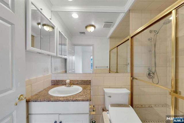 29 Prospect Street, Palisades Park, NJ 07650