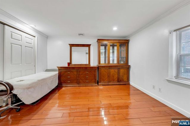 29 Prospect Street, Palisades Park, NJ 07650