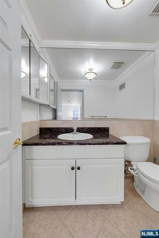 29 Prospect Street, Palisades Park, NJ 07650