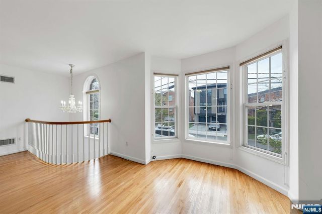 29 Prospect Street, Palisades Park, NJ 07650
