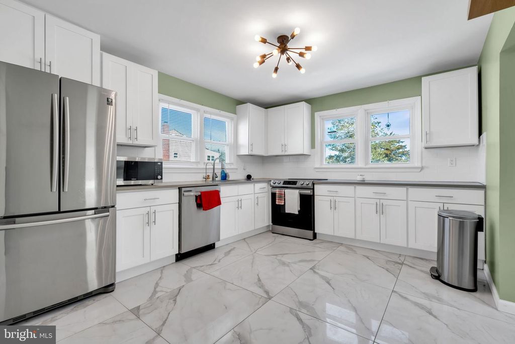 367 S SOUTH GREEN STREET, Tuckerton, NJ 08087