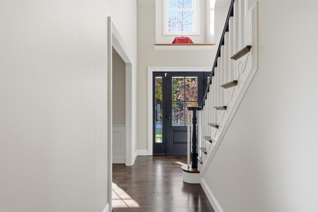 19 Autumn Glen Circle, Nashua, NH 03062