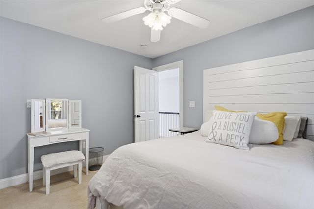 19 Autumn Glen Circle, Nashua, NH 03062