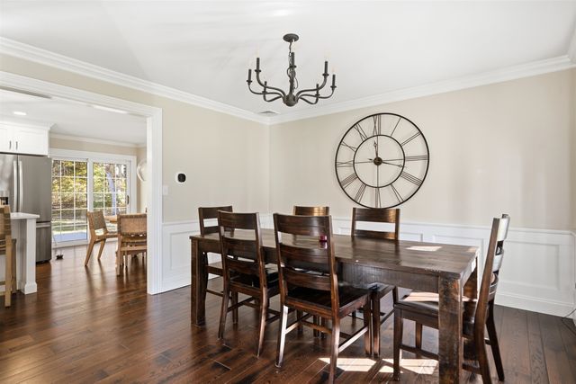19 Autumn Glen Circle, Nashua, NH 03062
