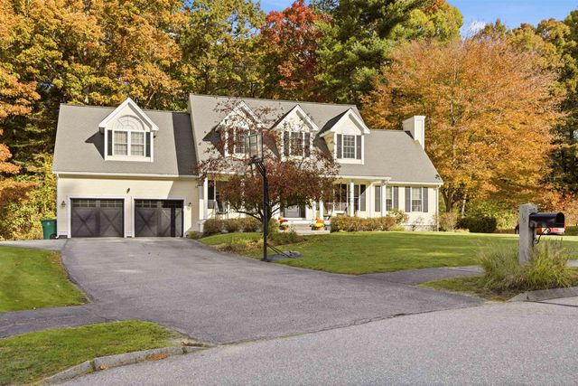 19 Autumn Glen Circle, Nashua, NH 03062