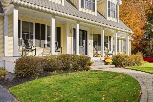 19 Autumn Glen Circle, Nashua, NH 03062