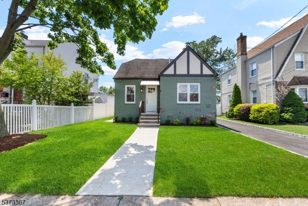 143 Bogert St, Totowa Boro, NJ 07512