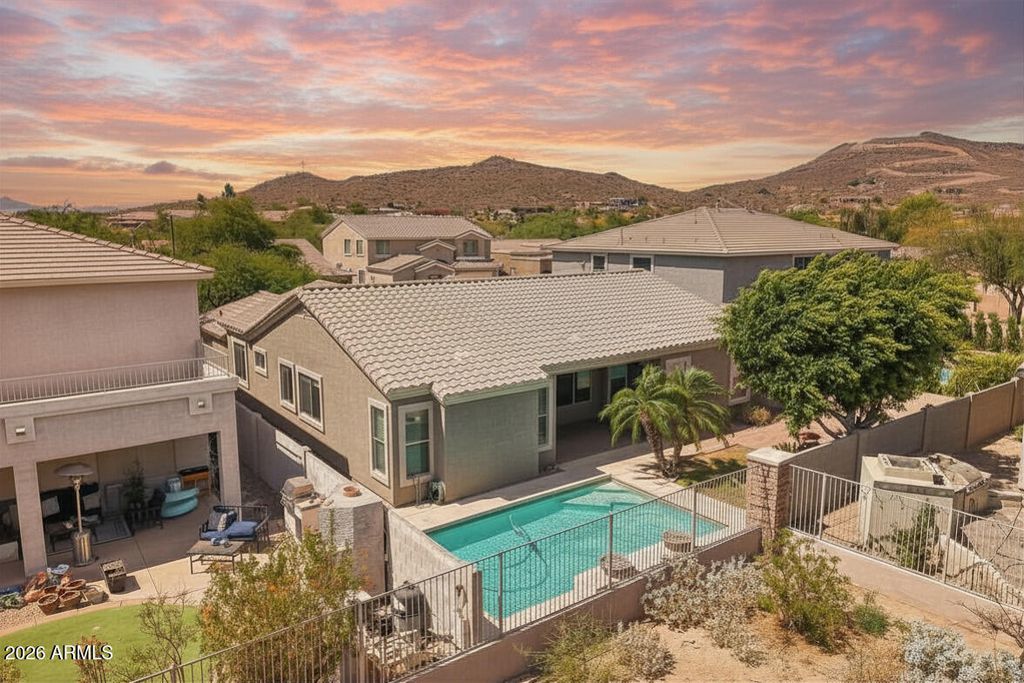 Image 2 of property listing at 3349 W MONTELLO Road, Phoenix, AZ 85086