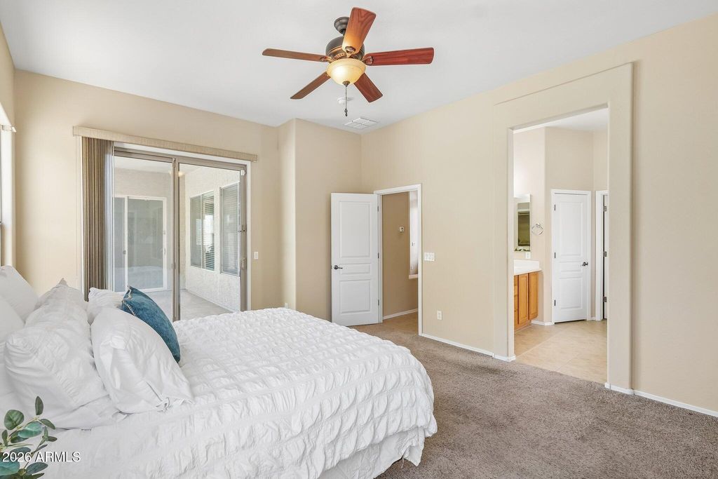 Image 21 of property listing at 3349 W MONTELLO Road, Phoenix, AZ 85086