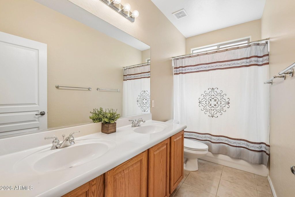 Image 29 of property listing at 3349 W MONTELLO Road, Phoenix, AZ 85086