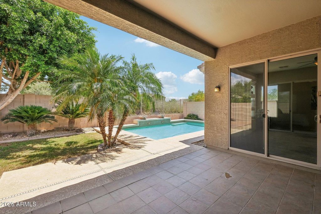 Image 31 of property listing at 3349 W MONTELLO Road, Phoenix, AZ 85086