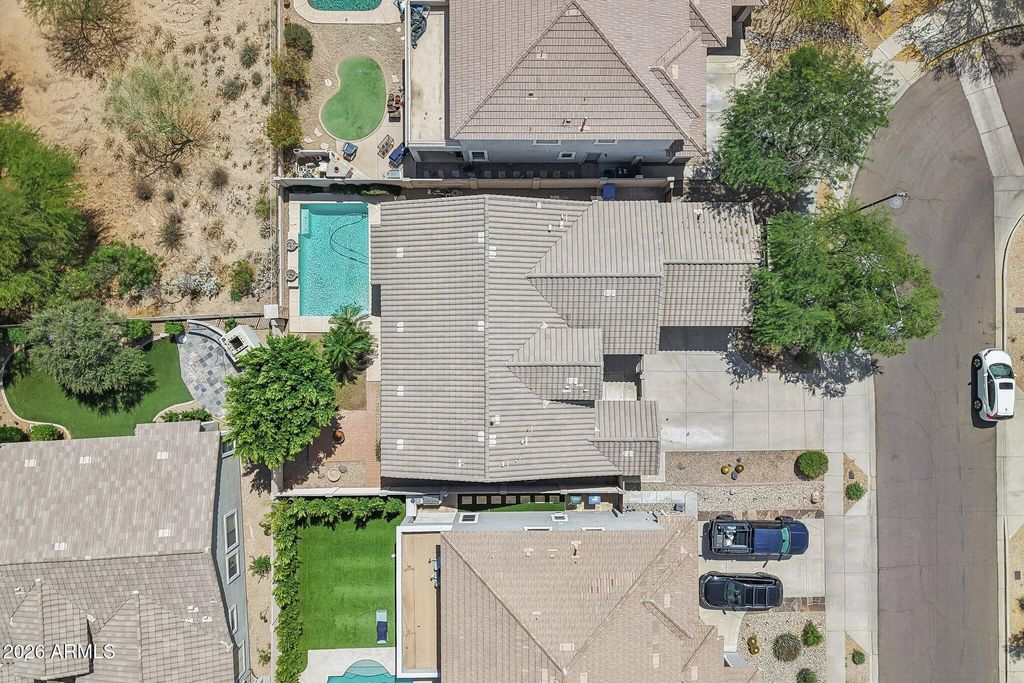 Image 37 of property listing at 3349 W MONTELLO Road, Phoenix, AZ 85086