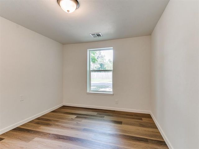 5212 N Beaver Avenue, Bethany, OK 73008