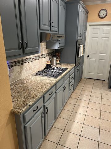 2811 Caprice Avenue, Denison, TX 75020