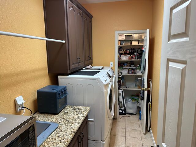 2811 Caprice Avenue, Denison, TX 75020