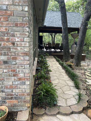 2811 Caprice Avenue, Denison, TX 75020