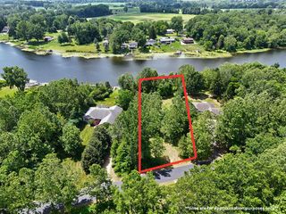 29265 Misty Pines Street, Dowagiac, MI 49047