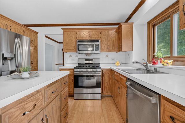 13311 S Columbine Circle, Plainfield, IL 60585