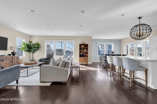 42 Harbor View Lane, Toms River, NJ 08753