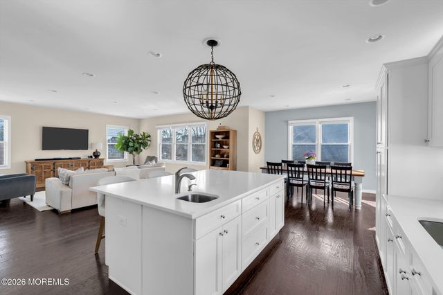 42 Harbor View Lane, Toms River, NJ 08753