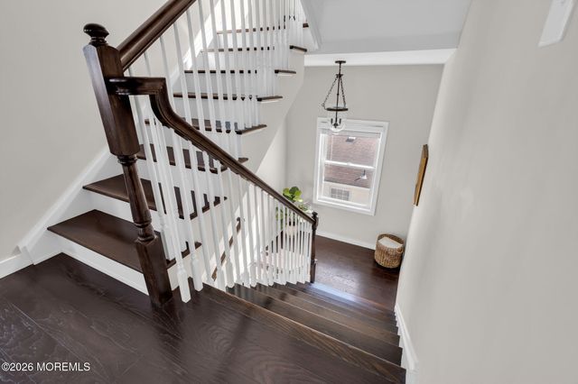 42 Harbor View Lane, Toms River, NJ 08753