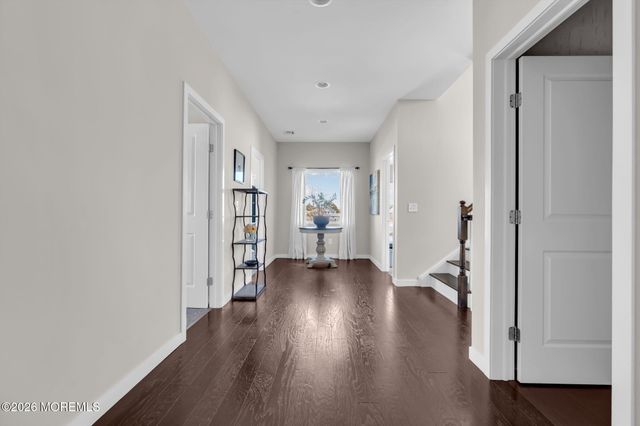 42 Harbor View Lane, Toms River, NJ 08753