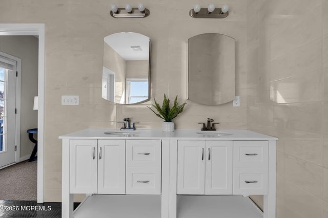 42 Harbor View Lane, Toms River, NJ 08753