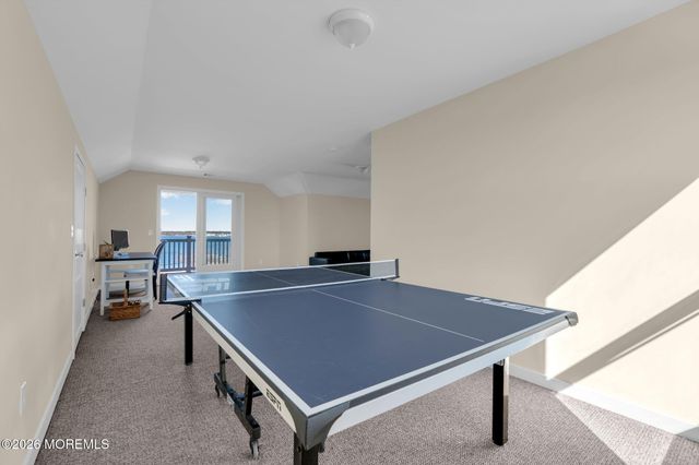 42 Harbor View Lane, Toms River, NJ 08753