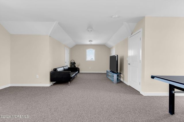 42 Harbor View Lane, Toms River, NJ 08753