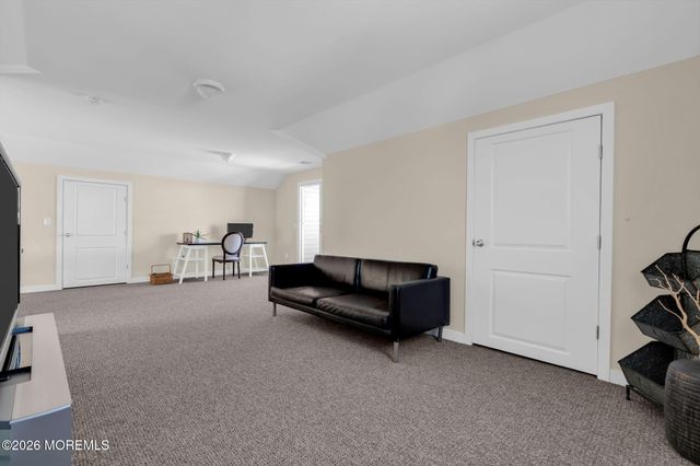 42 Harbor View Lane, Toms River, NJ 08753