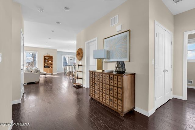 42 Harbor View Lane, Toms River, NJ 08753