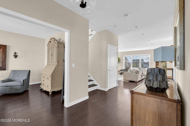 42 Harbor View Lane, Toms River, NJ 08753