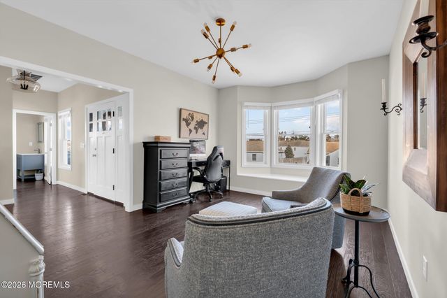 42 Harbor View Lane, Toms River, NJ 08753