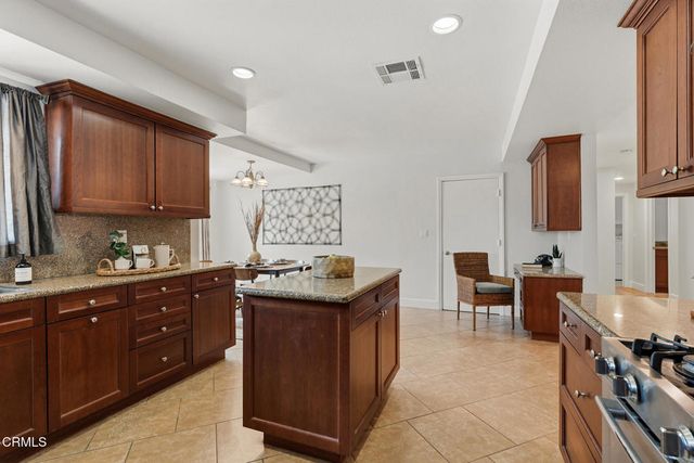 5351 Dubois Avenue, Los Angeles, CA 91367