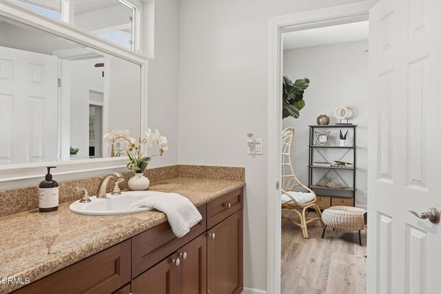 5351 Dubois Avenue, Los Angeles, CA 91367