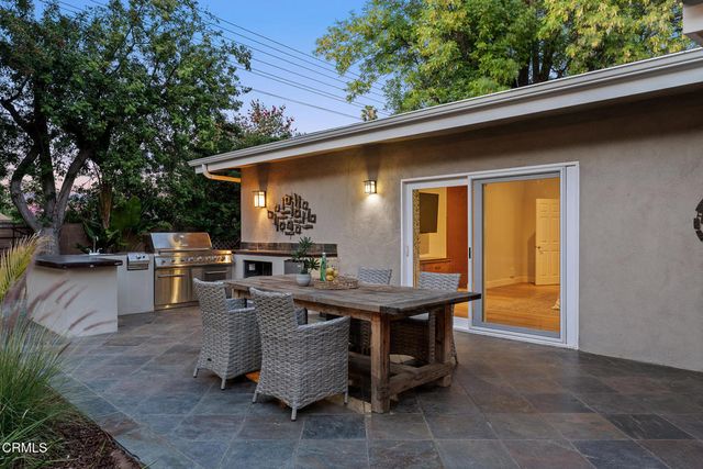 5351 Dubois Avenue, Los Angeles, CA 91367