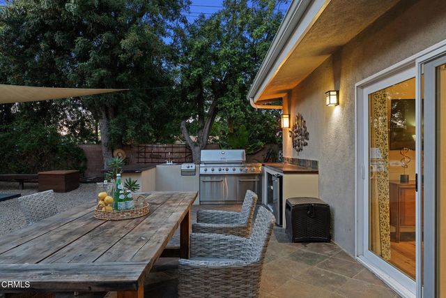 5351 Dubois Avenue, Los Angeles, CA 91367