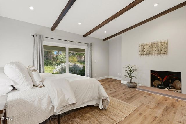 5351 Dubois Avenue, Los Angeles, CA 91367