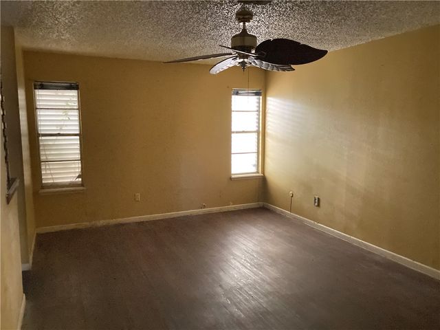 11805 Chamizal St, Corpus Christi, TX 78410