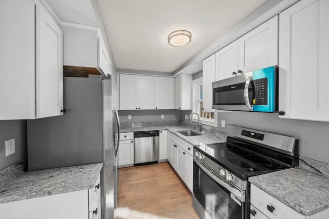 31 Dexter St, Methuen, MA 01844