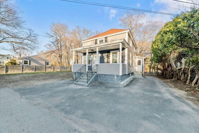 31 Dexter St, Methuen, MA 01844